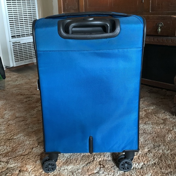 NWOT, American Tourister, Softside Spinner Suitcase - Picture 4 of 16
